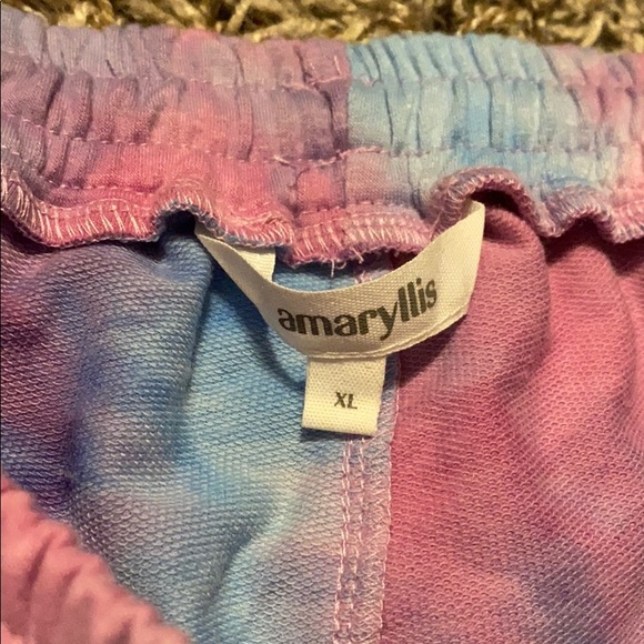 Tie Dye Shorts - Picture 5 of 11